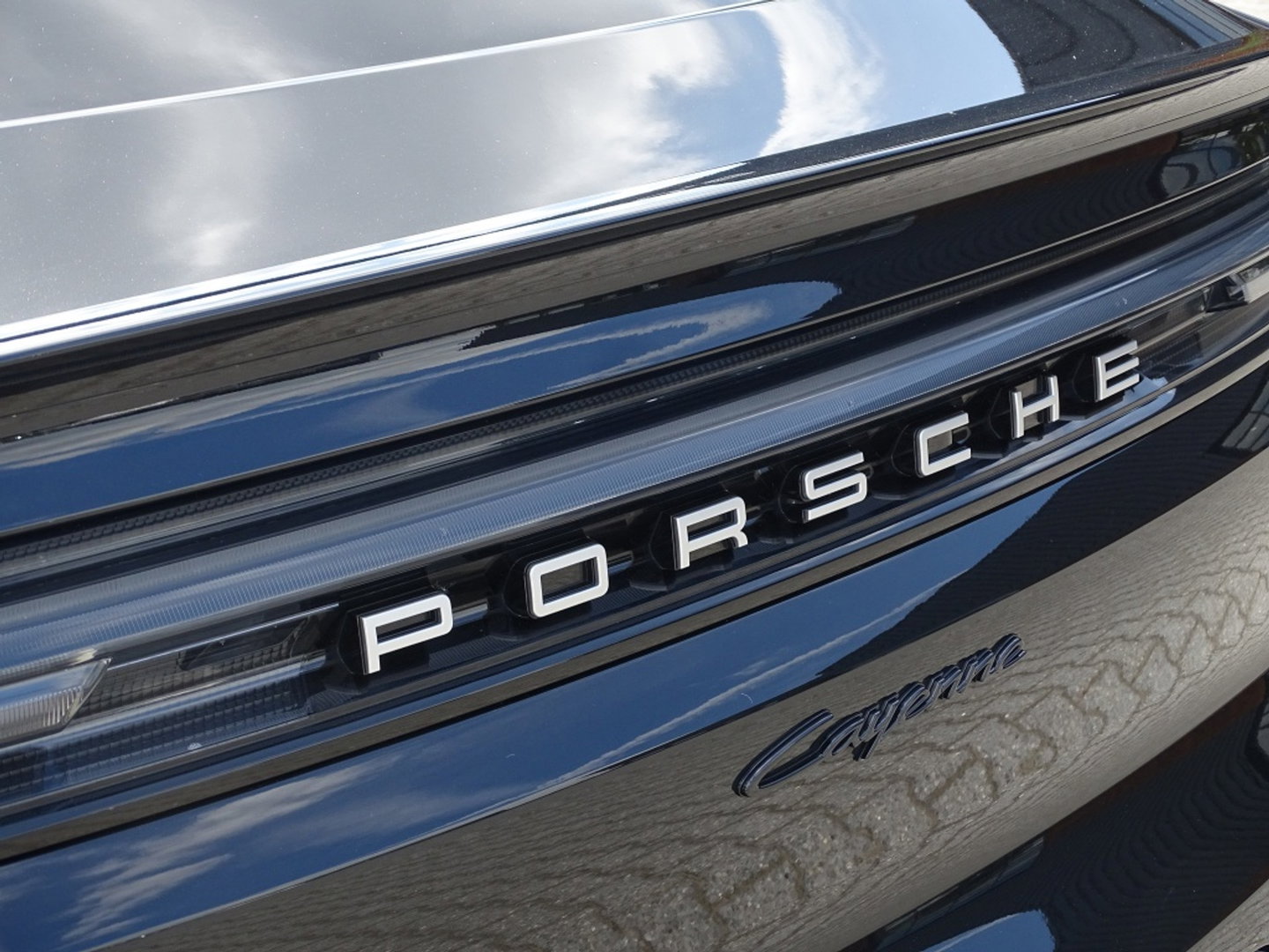 Porsche Cayenne Coupé 3.0 E-Hybrid 470PK / Sport Design / Bose / 2024 *NAP*