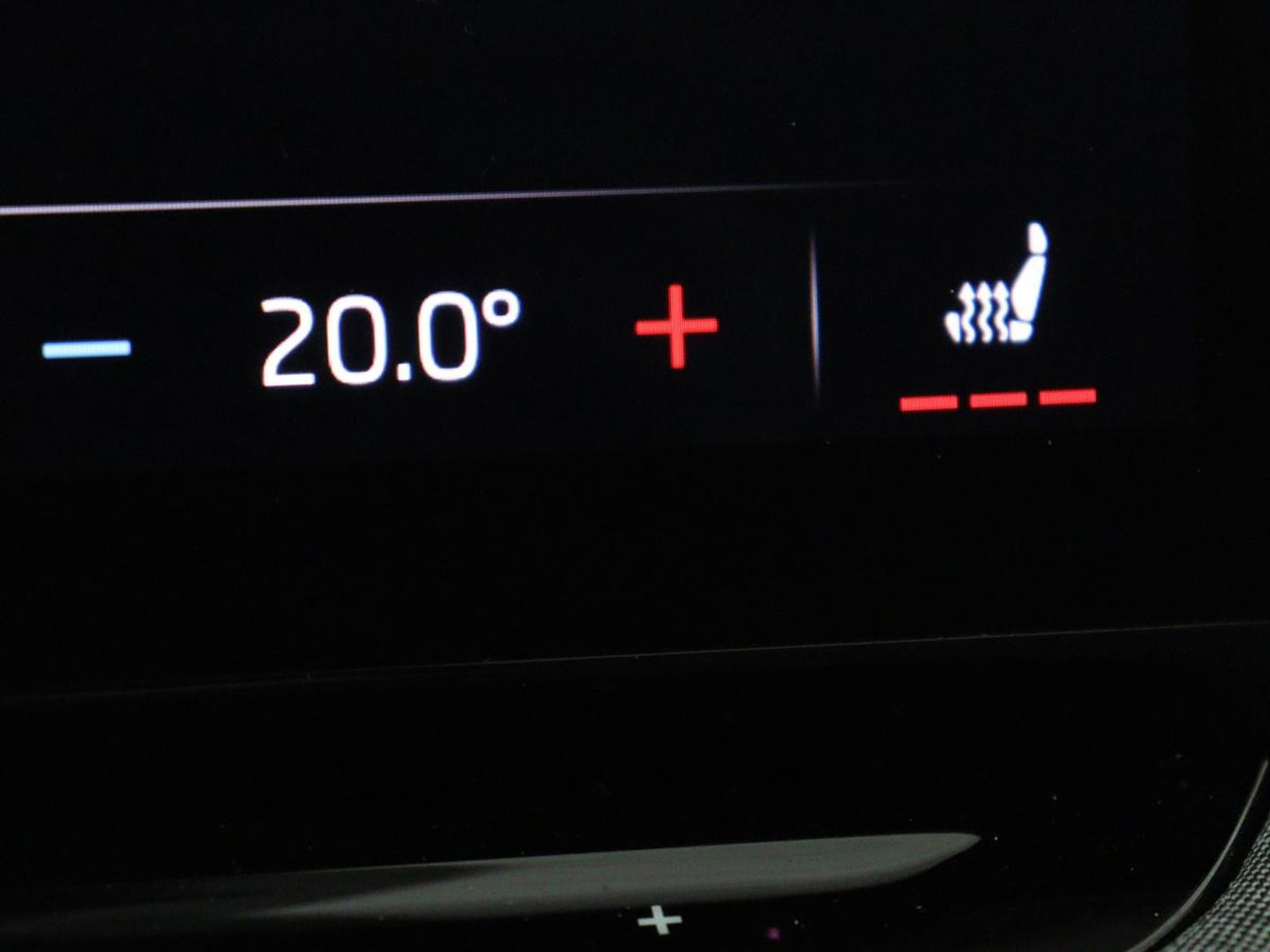 Škoda Enyaq iV 60 | SOH 92,4% | Panoramadak | Stoel/stuur verwarming | Half leder | Adaptive cruise | Carplay | Virtueel dashboard | Sfeerverlichting | Climate control | Camera | Park assist |