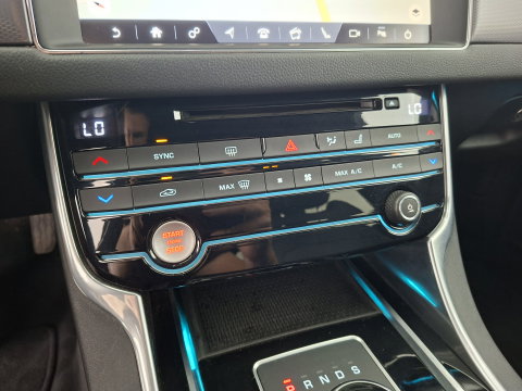 Jaguar XF 2.0d Portfolio R-Sport Aut. *LEATHER | XENON | MERIDIAN-SOUND | DIGI-COCKPIT | HEATED-SPORTSEATS | CAMERA | PRIVACY-GLASS | SHIFTPADDLES | NAVI-FULLMAP | ECC | PDC | CRUISE | 18''ALU*