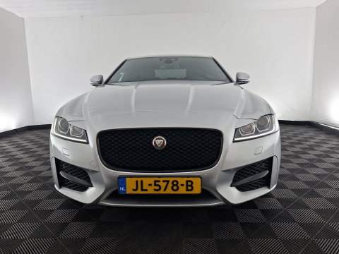 Jaguar XF 2.0d Portfolio R-Sport Aut. *LEATHER | XENON | MERIDIAN-SOUND | DIGI-COCKPIT | HEATED-SPORTSEATS | CAMERA | PRIVACY-GLASS | SHIFTPADDLES | NAVI-FULLMAP | ECC | PDC | CRUISE | 18''ALU*