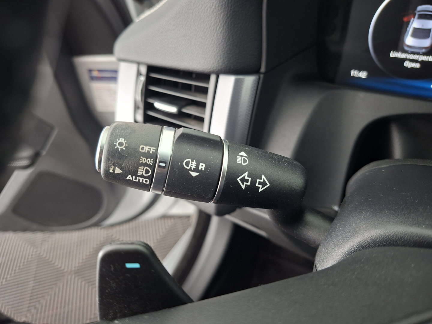 Jaguar XF 2.0d Portfolio R-Sport Aut. *LEATHER | XENON | MERIDIAN-SOUND | DIGI-COCKPIT | HEATED-SPORTSEATS | CAMERA | PRIVACY-GLASS | SHIFTPADDLES | NAVI-FULLMAP | ECC | PDC | CRUISE | 18''ALU*