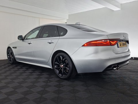 Jaguar XF 2.0d Portfolio R-Sport Aut. *LEATHER | XENON | MERIDIAN-SOUND | DIGI-COCKPIT | HEATED-SPORTSEATS | CAMERA | PRIVACY-GLASS | SHIFTPADDLES | NAVI-FULLMAP | ECC | PDC | CRUISE | 18''ALU*