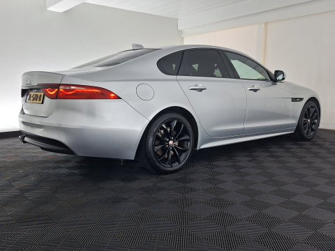 Jaguar XF 2.0d Portfolio R-Sport Aut. *LEATHER | XENON | MERIDIAN-SOUND | DIGI-COCKPIT | HEATED-SPORTSEATS | CAMERA | PRIVACY-GLASS | SHIFTPADDLES | NAVI-FULLMAP | ECC | PDC | CRUISE | 18''ALU*