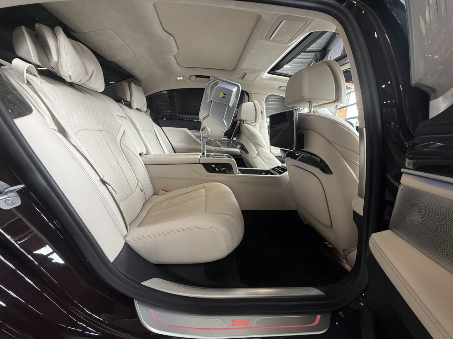 BMW 7 Serie 745Le 394PK X-drive Individual / SkyLounge / TV's / B&W / 360°