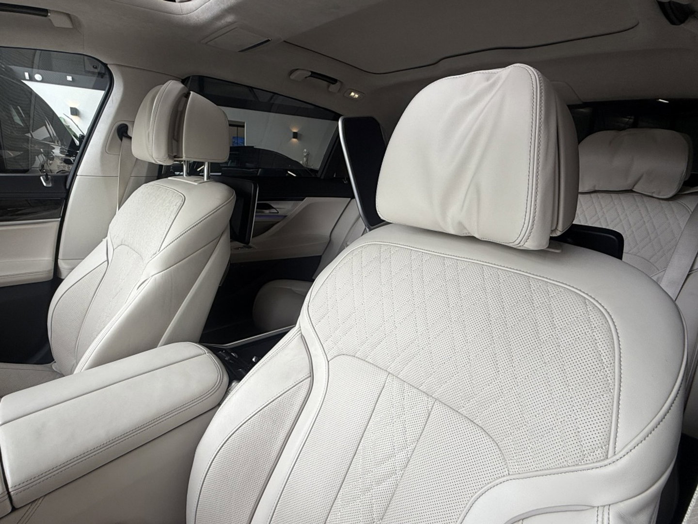 BMW 7 Serie 745Le 394PK X-drive Individual / SkyLounge / TV's / B&W / 360°