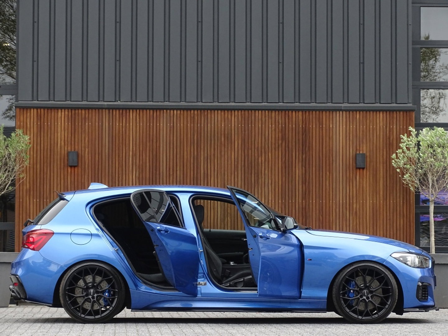 BMW 1-serie M140i 560PK / Brembo / Zaero Edit. / Stage 2 / Bilstein / LED