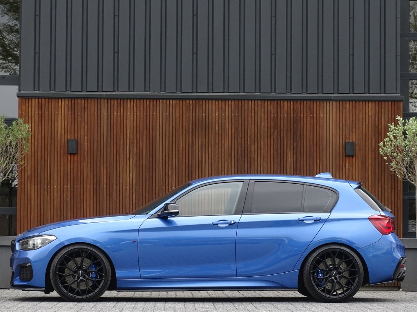 BMW 1-serie M140i 560PK / Brembo / Zaero Edit. / Stage 2 / Bilstein / LED
