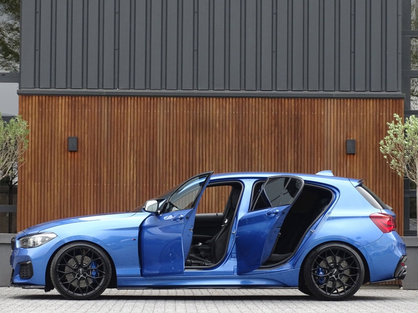 BMW 1-serie M140i 560PK / Brembo / Zaero Edit. / Stage 2 / Bilstein / LED