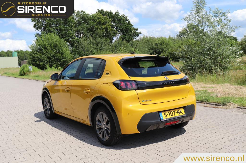 Peugeot e-208
