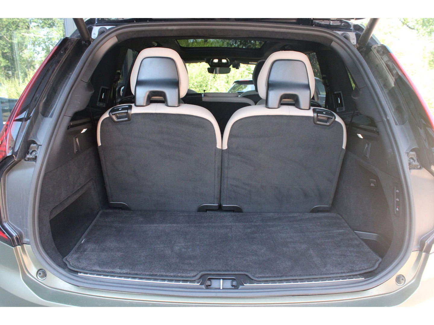 Volvo XC90 T8 Plug-in hybrid AWD Ultra Dark HEICO | Vossen Velgen | Bowers & Wilkins | Luchtvering | Panoramadak |