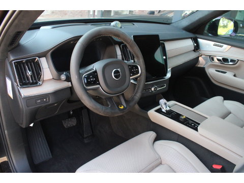 Volvo XC90 T8 Plug-in hybrid AWD Ultra Dark HEICO | Vossen Velgen | Bowers & Wilkins | Luchtvering | Panoramadak |