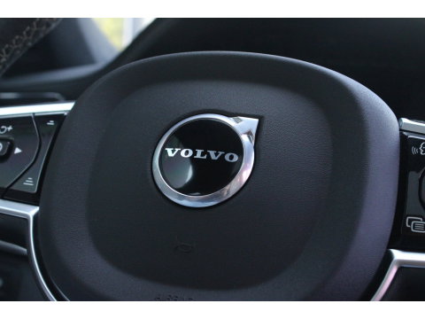 Volvo XC90 T8 Plug-in hybrid AWD Ultra Dark HEICO | Vossen Velgen | Bowers & Wilkins | Luchtvering | Panoramadak |