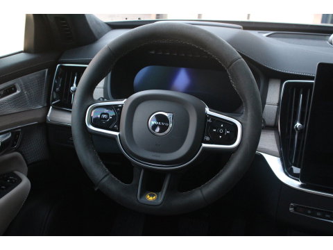 Volvo XC90 T8 Plug-in hybrid AWD Ultra Dark HEICO | Vossen Velgen | Bowers & Wilkins | Luchtvering | Panoramadak |