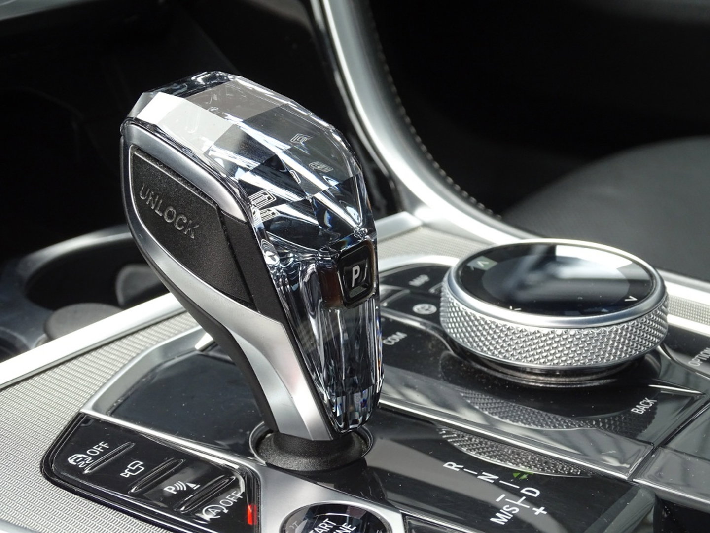 BMW 8 Serie 840i 341PK M-Sport / Individual / carbon / head-up / 360°
