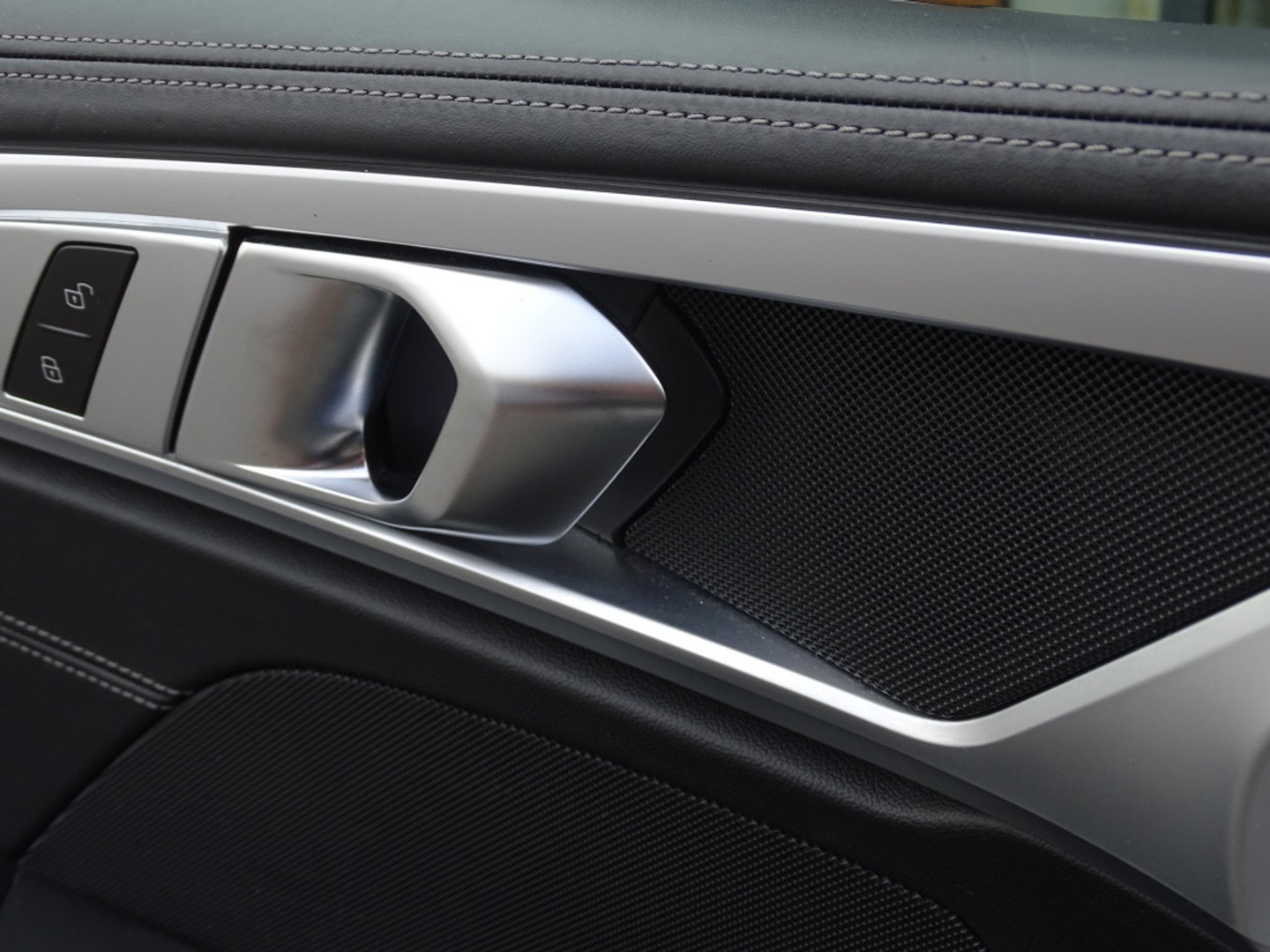 BMW 8 Serie 840i 341PK M-Sport / Individual / carbon / head-up / 360°