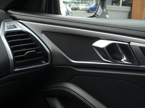 BMW 8 Serie 840i 341PK M-Sport / Individual / carbon / head-up / 360°