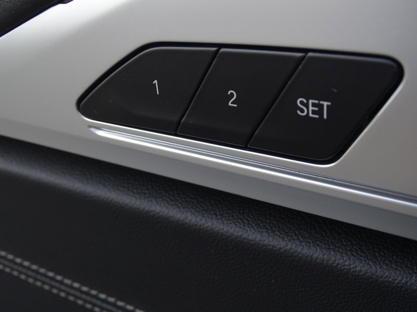 BMW 8 Serie 840i 341PK M-Sport / Individual / carbon / head-up / 360°