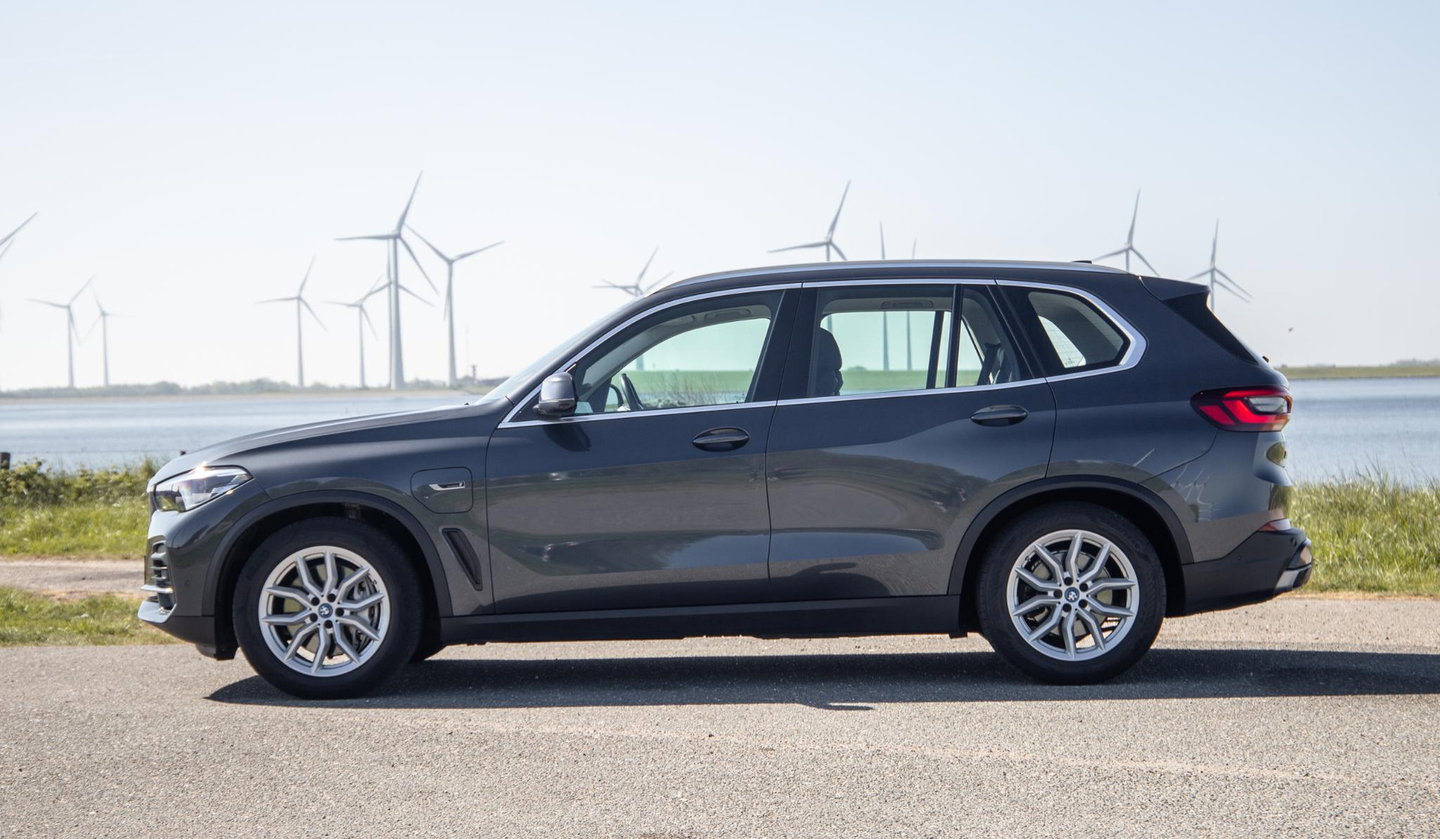 BMW X5 xDrive45e Executive CARPLAY / CAMERA / DEALER ONDERHOUDEN / ZWART LEER / TREKHAAK