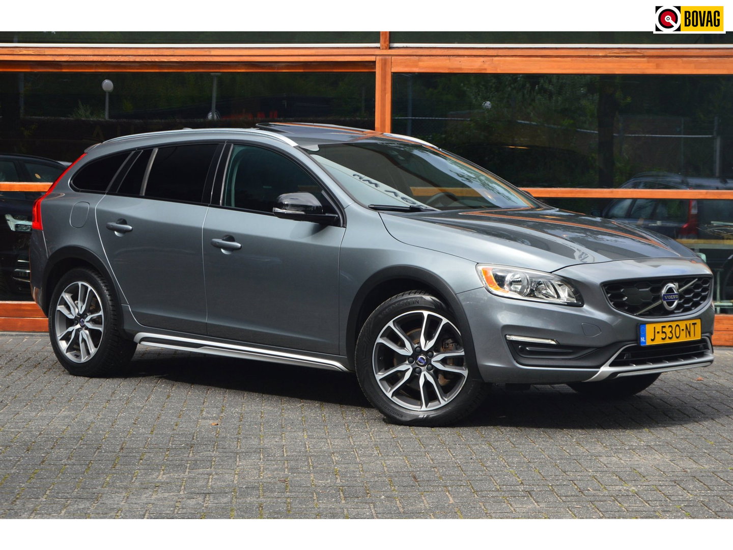 Volvo V60 Cross Country 2.0 T5 AWD Polar+ | Panoramdak | Camera | Stoel + Stuur Verwarmd | BLIS | Dealer onderhouden |