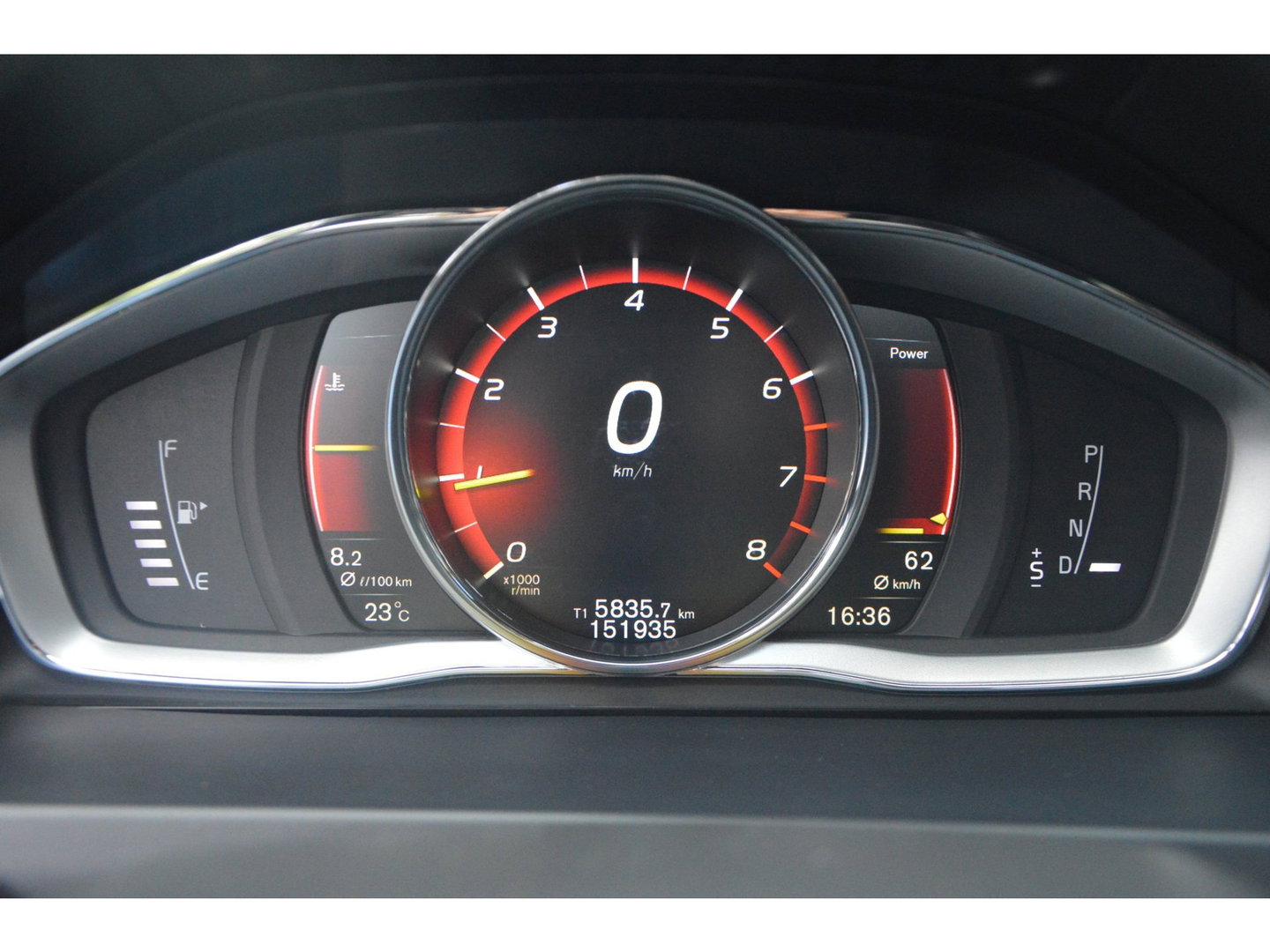 Volvo V60 Cross Country 2.0 T5 AWD Polar+ | Panoramdak | Camera | Stoel + Stuur Verwarmd | BLIS | Dealer onderhouden |