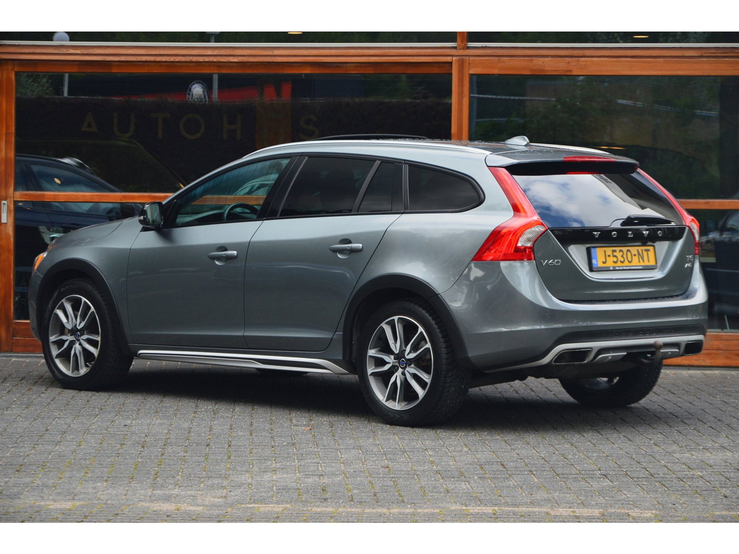 Volvo V60 Cross Country 2.0 T5 AWD Polar+ | Panoramdak | Camera | Stoel + Stuur Verwarmd | BLIS | Dealer onderhouden |