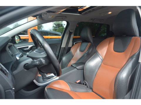 Volvo V60 Cross Country 2.0 T5 AWD Polar+ | Panoramdak | Camera | Stoel + Stuur Verwarmd | BLIS | Dealer onderhouden |