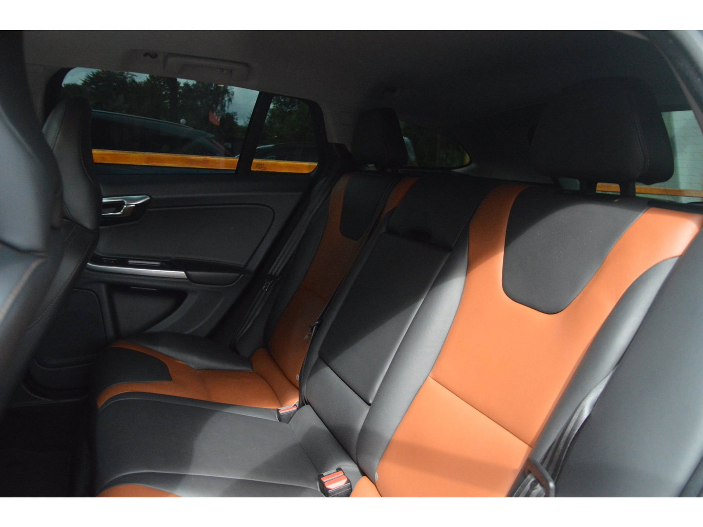 Volvo V60 Cross Country 2.0 T5 AWD Polar+ | Panoramdak | Camera | Stoel + Stuur Verwarmd | BLIS | Dealer onderhouden |