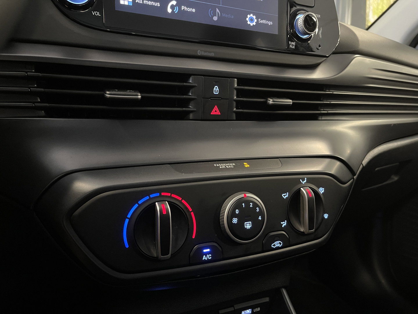 Hyundai i20 1.0 T-GDI Comfort | Airconditioning | Achteruitrij Camera | Cruise Control | Bluetooth | DAB+ |