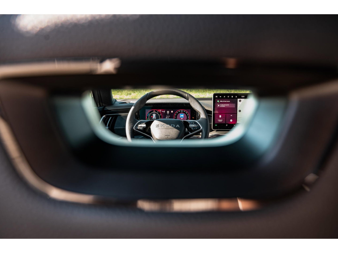 Škoda Kodiaq 1.5 TSI PHEV Sportline | PANO | TREKHAAK | 20" VELGEN | STEEL GREY