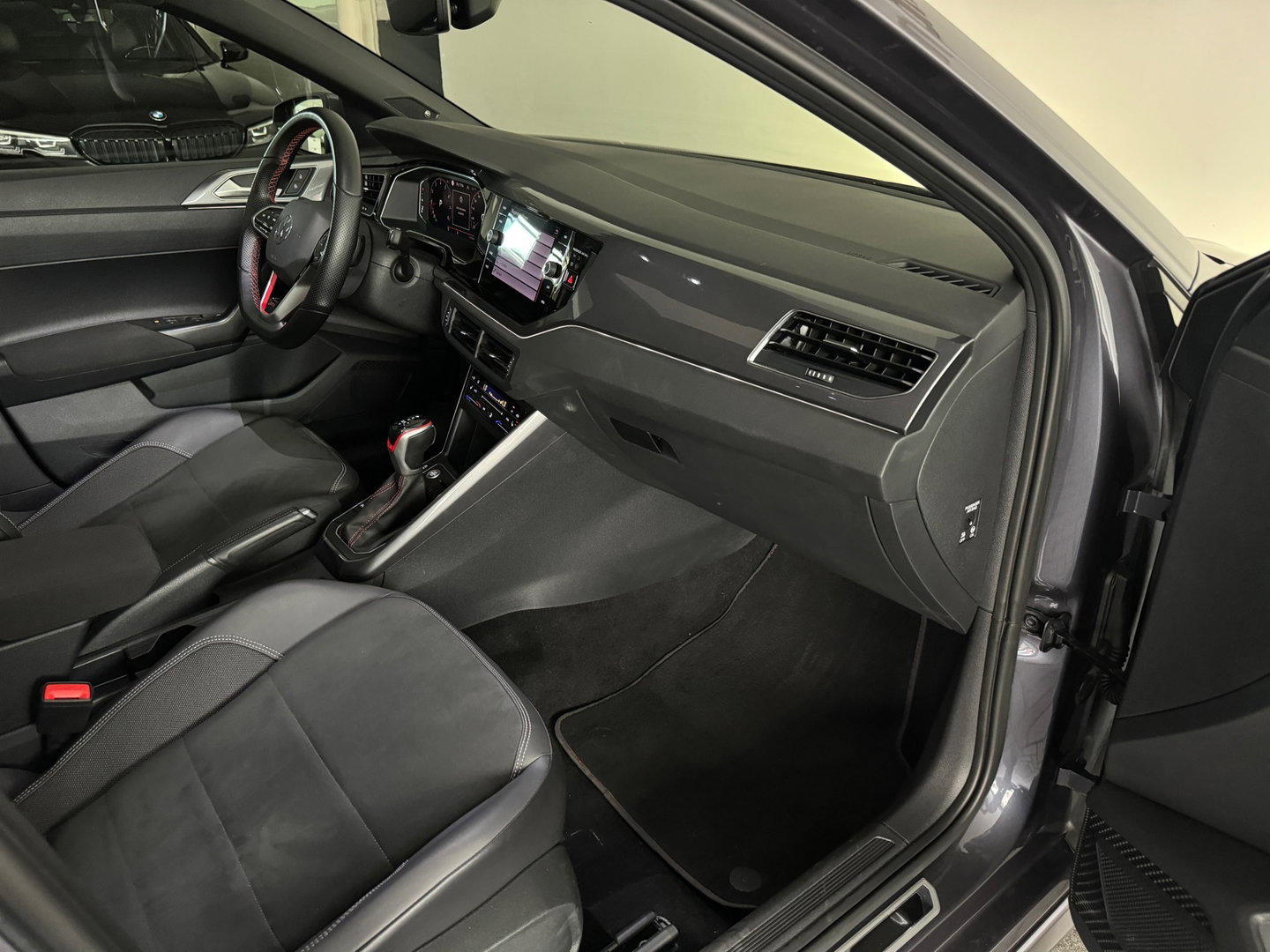 Volkswagen Polo 2.0 TSI GTI Pano|Beats|Keyless|Dodehoek|Camera|Stoelverwarming