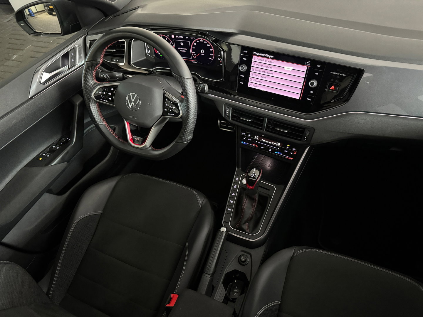 Volkswagen Polo 2.0 TSI GTI Pano|Beats|Keyless|Dodehoek|Camera|Stoelverwarming