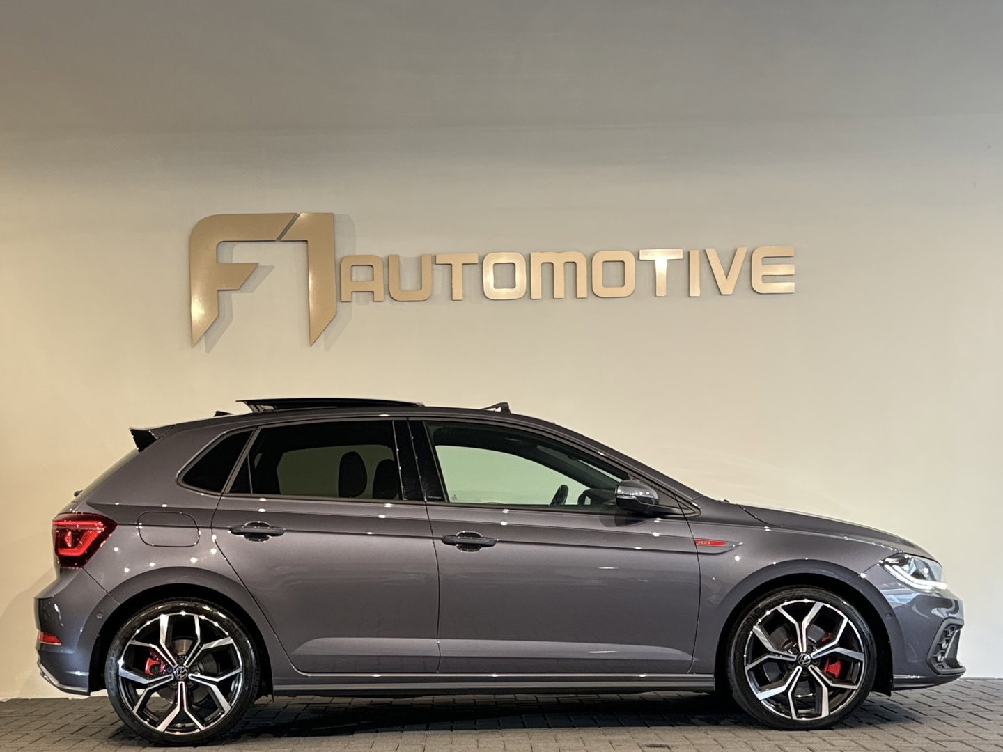 Volkswagen Polo 2.0 TSI GTI Pano|Beats|Keyless|Dodehoek|Camera|Stoelverwarming