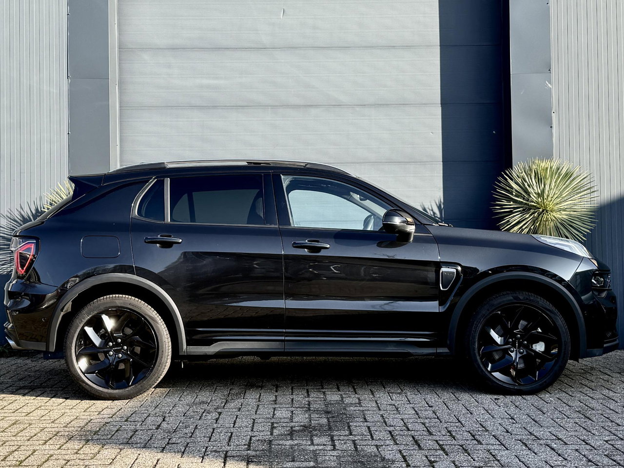 Lynk & Co 01