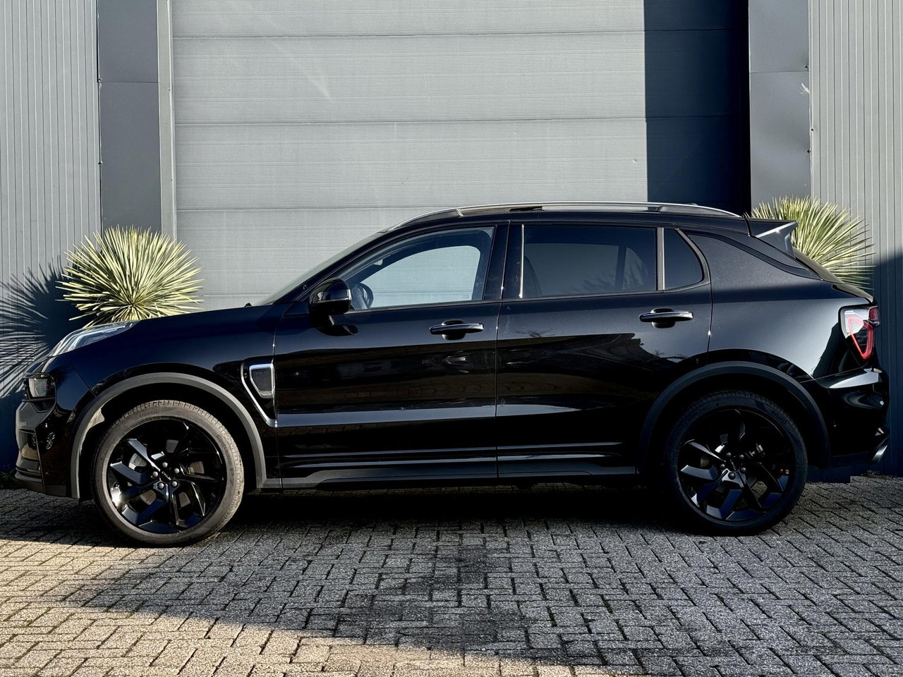 Lynk & Co 01