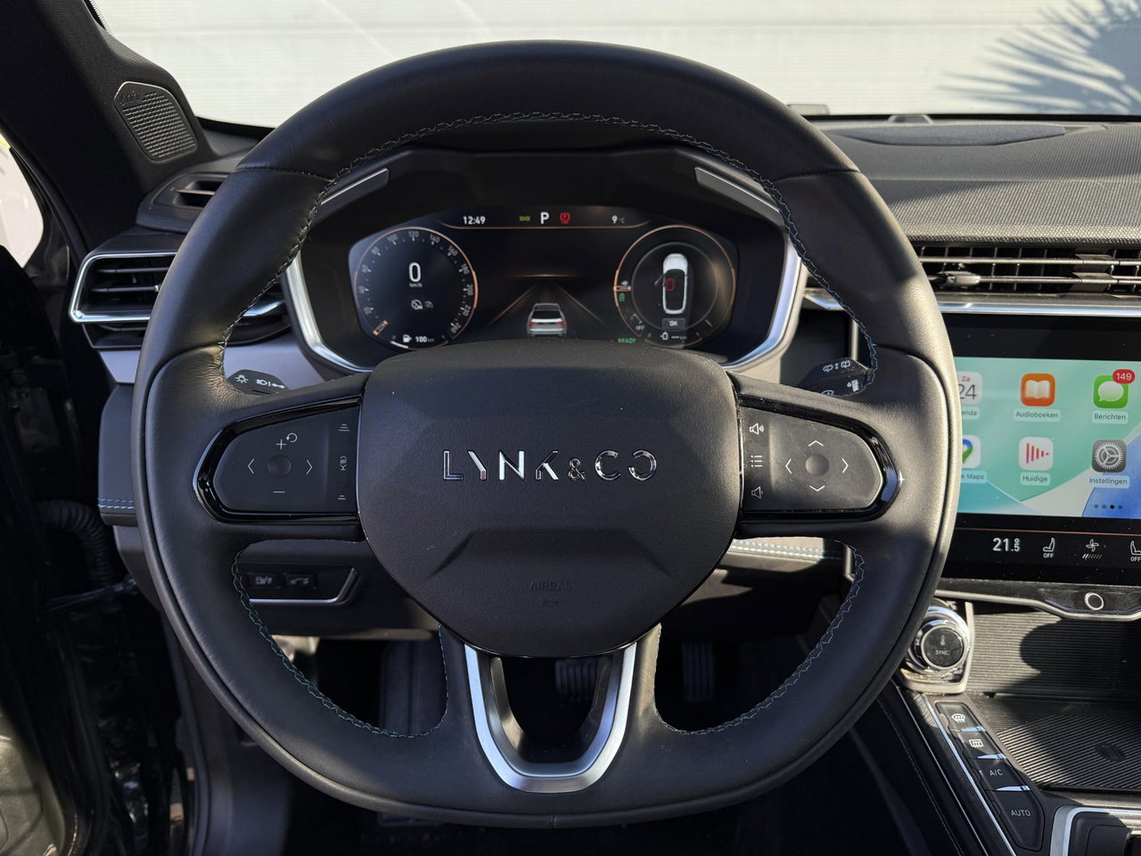 Lynk & Co 01