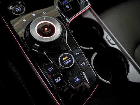 Kia Sportage 1.6 T-GDi Plug-in Hybrid AWD GT-Line Pano H/K Trekh.