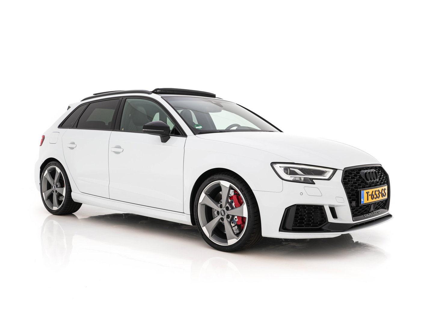 Audi RS3 Sportback 2.5 TFSI quattro *RS-SEATS | PANO | ADAPTIVE-CRUISE | NAPPA-LEATHER | BANG&OLUFSEN | CAMERA | KEYLESS | BLINDSPOT | NAVI-FULLMAP | DIGI-COCKPIT | PRIVACY-GLASS | SHIFTPADDLES | 19''ALU*