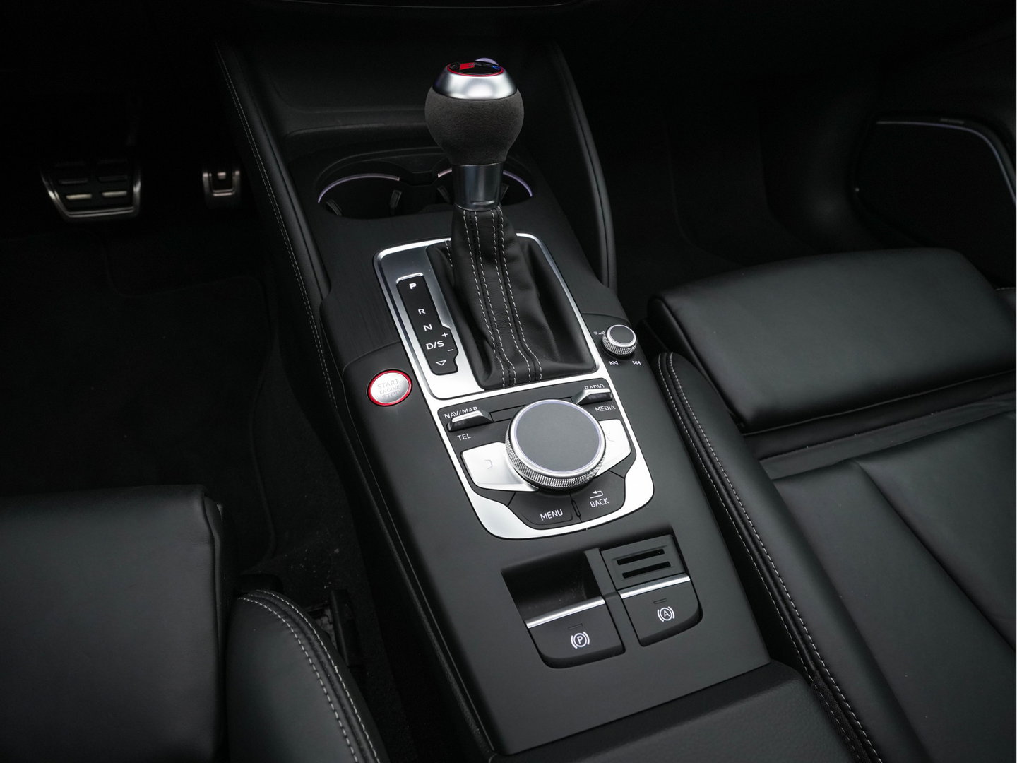 Audi RS3 Sportback 2.5 TFSI quattro *RS-SEATS | PANO | ADAPTIVE-CRUISE | NAPPA-LEATHER | BANG&OLUFSEN | CAMERA | KEYLESS | BLINDSPOT | NAVI-FULLMAP | DIGI-COCKPIT | PRIVACY-GLASS | SHIFTPADDLES | 19''ALU*
