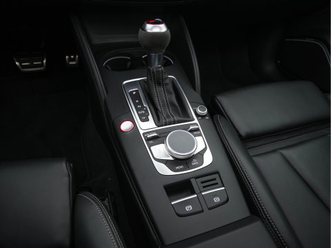 Audi RS3 Sportback 2.5 TFSI quattro *RS-SEATS | PANO | ADAPTIVE-CRUISE | NAPPA-LEATHER | BANG&OLUFSEN | CAMERA | KEYLESS | BLINDSPOT | NAVI-FULLMAP | DIGI-COCKPIT | PRIVACY-GLASS | SHIFTPADDLES | 19''ALU*