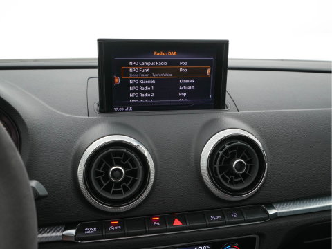 Audi RS3 Sportback 2.5 TFSI quattro *RS-SEATS | PANO | ADAPTIVE-CRUISE | NAPPA-LEATHER | BANG&OLUFSEN | CAMERA | KEYLESS | BLINDSPOT | NAVI-FULLMAP | DIGI-COCKPIT | PRIVACY-GLASS | SHIFTPADDLES | 19''ALU*
