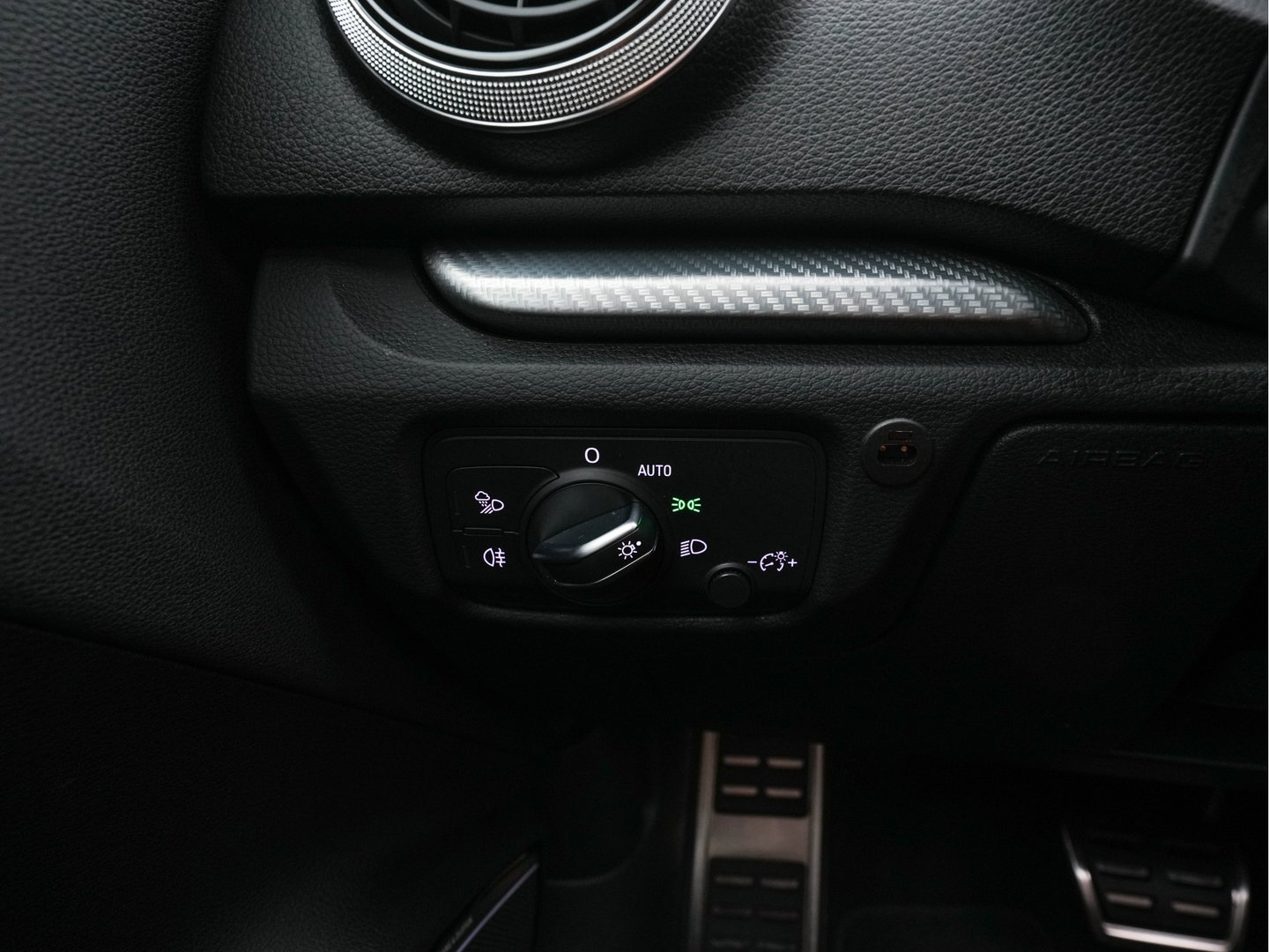 Audi RS3 Sportback 2.5 TFSI quattro *RS-SEATS | PANO | ADAPTIVE-CRUISE | NAPPA-LEATHER | BANG&OLUFSEN | CAMERA | KEYLESS | BLINDSPOT | NAVI-FULLMAP | DIGI-COCKPIT | PRIVACY-GLASS | SHIFTPADDLES | 19''ALU*