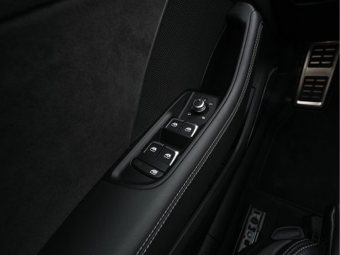 Audi RS3 Sportback 2.5 TFSI quattro *RS-SEATS | PANO | ADAPTIVE-CRUISE | NAPPA-LEATHER | BANG&OLUFSEN | CAMERA | KEYLESS | BLINDSPOT | NAVI-FULLMAP | DIGI-COCKPIT | PRIVACY-GLASS | SHIFTPADDLES | 19''ALU*