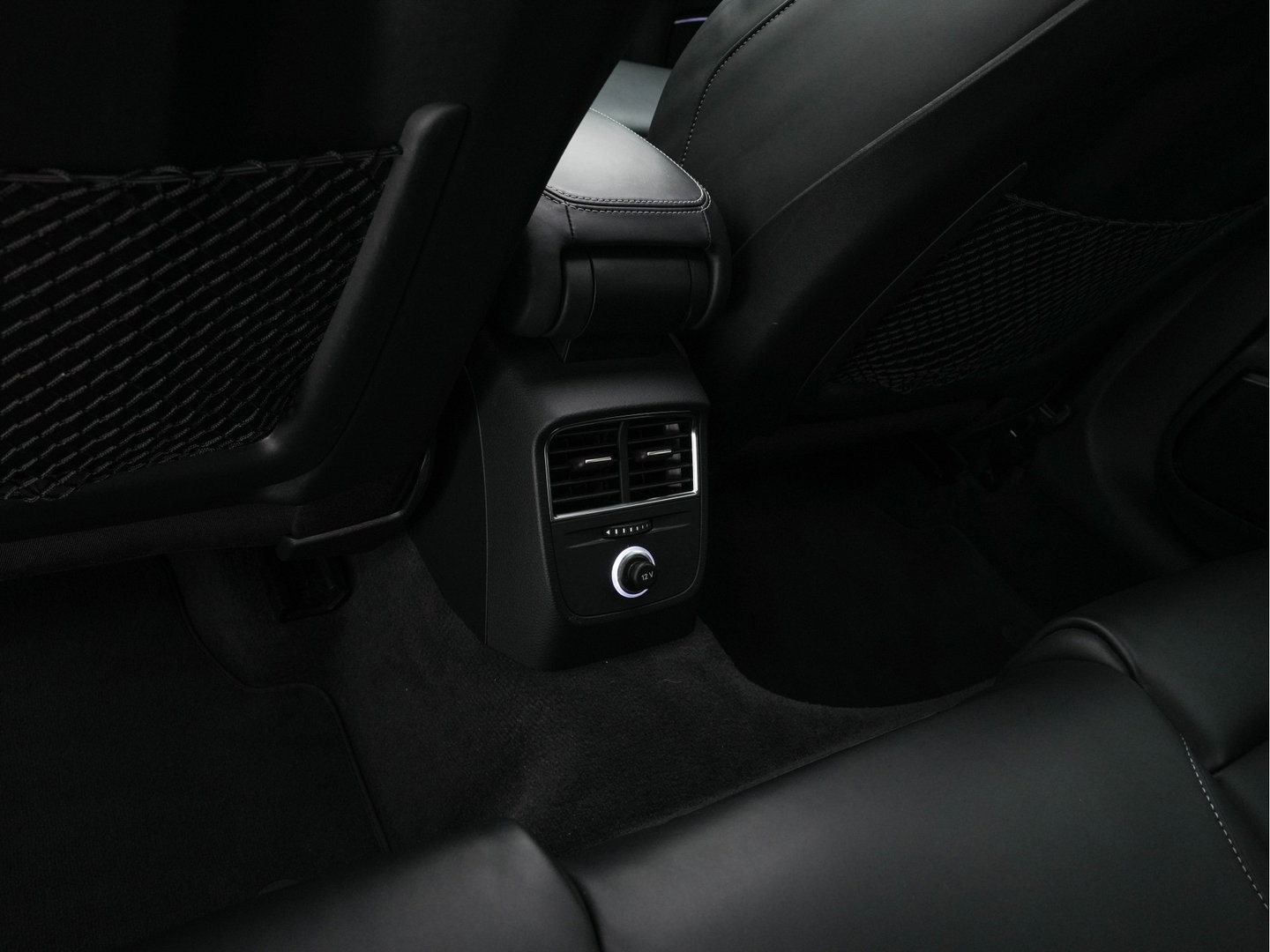 Audi RS3 Sportback 2.5 TFSI quattro *RS-SEATS | PANO | ADAPTIVE-CRUISE | NAPPA-LEATHER | BANG&OLUFSEN | CAMERA | KEYLESS | BLINDSPOT | NAVI-FULLMAP | DIGI-COCKPIT | PRIVACY-GLASS | SHIFTPADDLES | 19''ALU*
