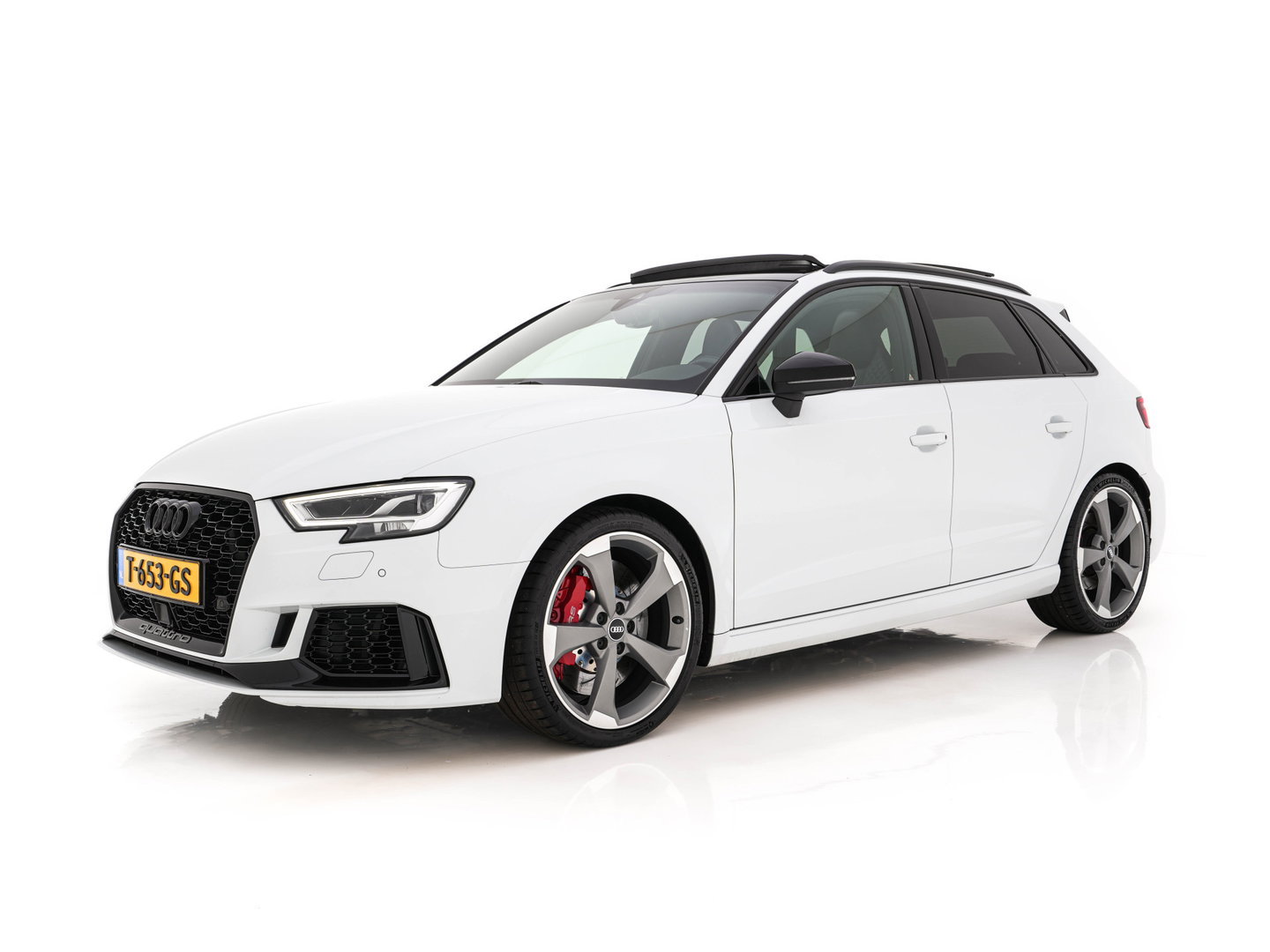 Audi RS3 Sportback 2.5 TFSI quattro *RS-SEATS | PANO | ADAPTIVE-CRUISE | NAPPA-LEATHER | BANG&OLUFSEN | CAMERA | KEYLESS | BLINDSPOT | NAVI-FULLMAP | DIGI-COCKPIT | PRIVACY-GLASS | SHIFTPADDLES | 19''ALU*
