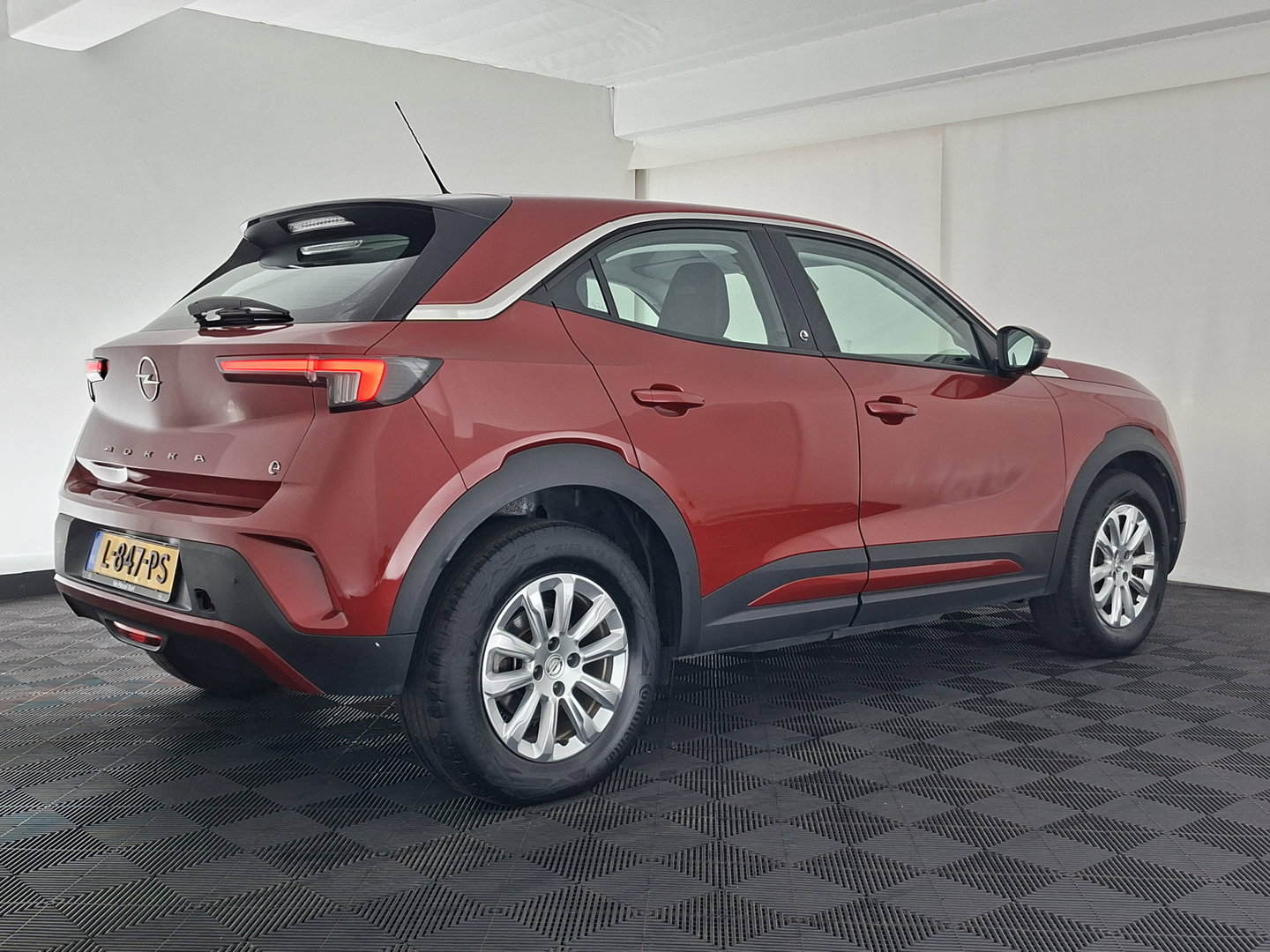 Opel Mokka-e Edition 50-kWh 11kw bl. [3-Fase-11kW] {SoH-90%} (INCL.BTW) *DIGI-COCKPIT | FULL-LED | COMFORT-SEATS | KEYLESS | DAB+ | ECC | CRUISE | 16''ALU*
