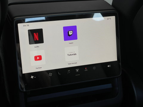 Tesla Model 3 Premium Long Range RWD 78 kWh | Marge! Financiering zonder aanbetaling | Full Self Driving | Stoelverkoeling | Bluetooth |