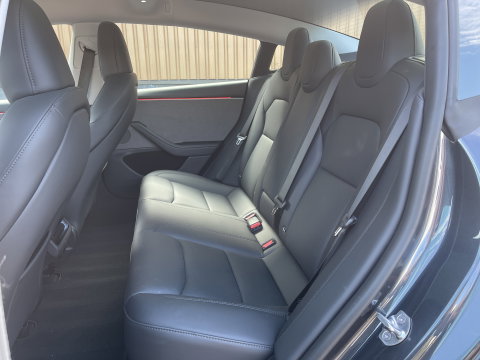 Tesla Model 3 Premium Long Range RWD 78 kWh | Marge! Financiering zonder aanbetaling | Full Self Driving | Stoelverkoeling | Bluetooth |
