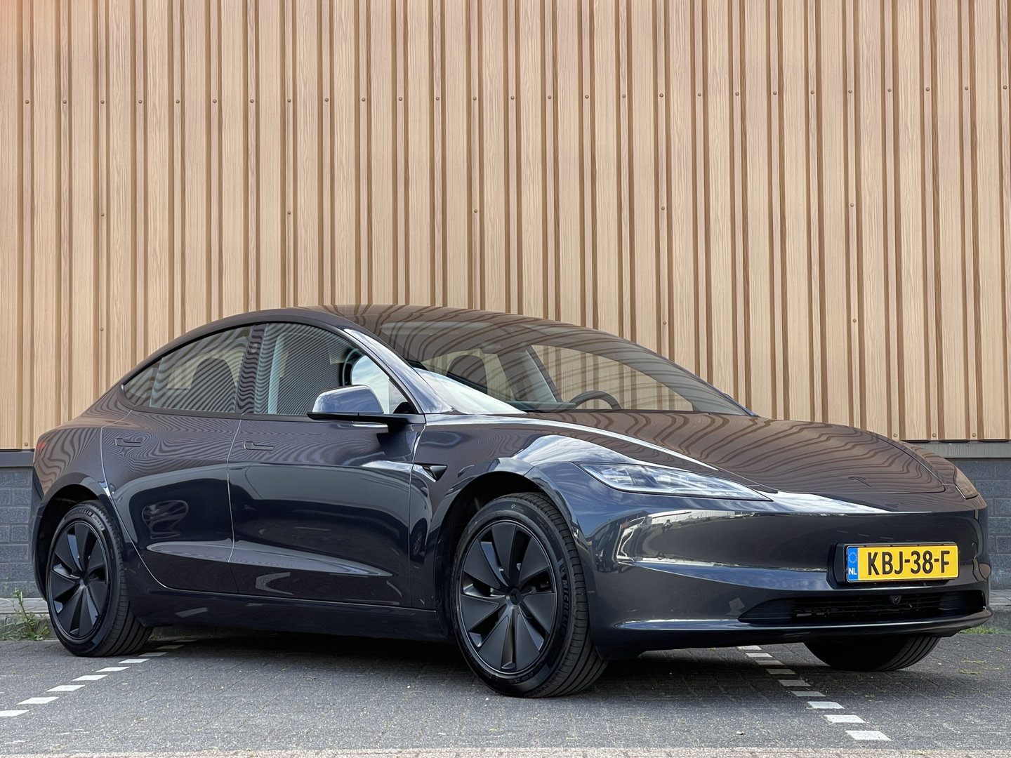 Tesla Model 3 Premium Long Range RWD 78 kWh | Marge! Financiering zonder aanbetaling | Full Self Driving | Stoelverkoeling | Bluetooth |