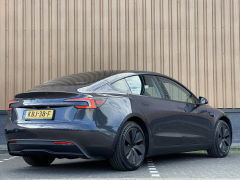 Tesla Model 3 Premium Long Range RWD 78 kWh | Marge! Financiering zonder aanbetaling | Full Self Driving | Stoelverkoeling | Bluetooth |