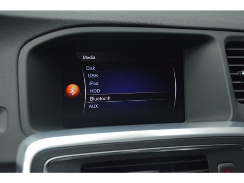 Volvo V60 T4 R-Design | Panoramadak | Dealer Onderhouden | Camera | Stoelverwarming | Standkachel |